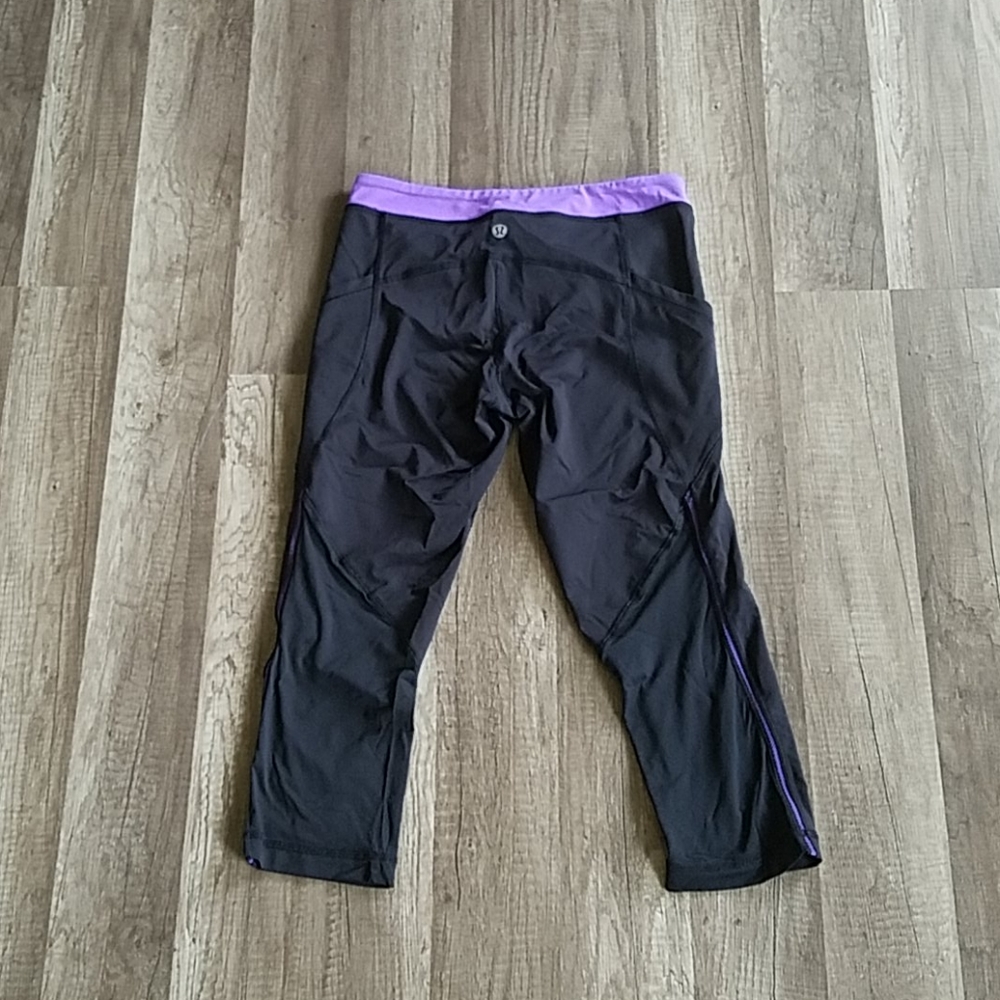 Lululemon Beach Runner Black Crop Tie Leggings 6 - Picture 10 of 13